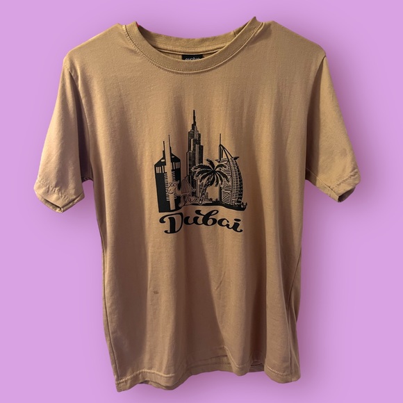 Dubai Cute Unisex Short Sleeve T-Shirt. Medium. Brown. - Picture 2 of 6